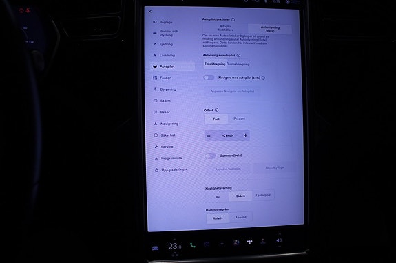 Tesla Model S 21 of 30