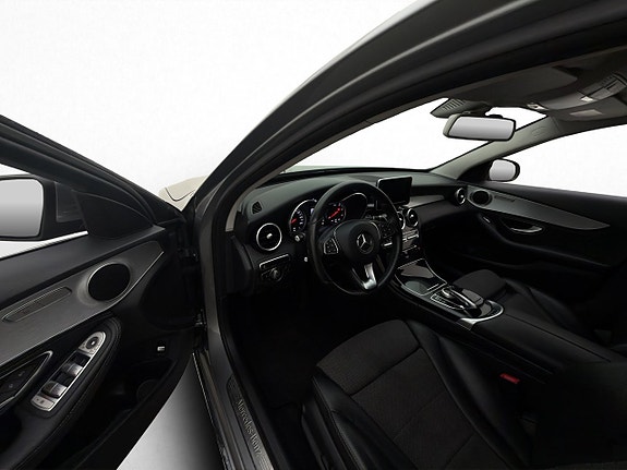 Mercedes-Benz C220 11 of 30
