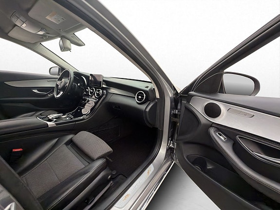 Mercedes-Benz C220 16 of 30