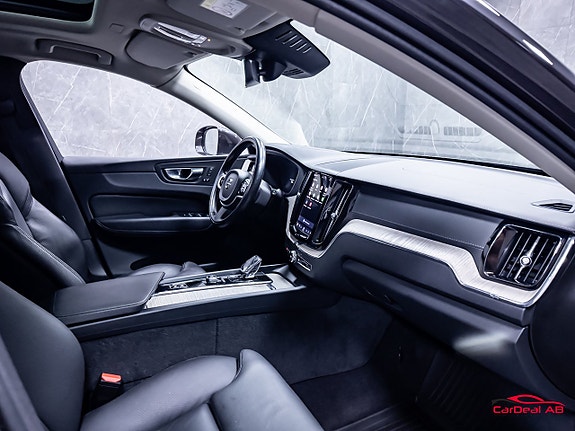 Volvo XC60 14 of 30
