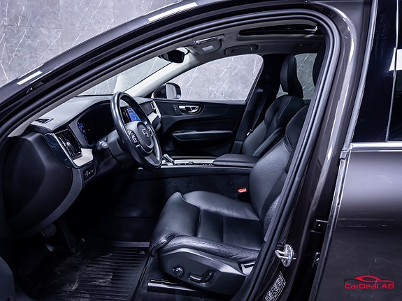 Volvo XC60 10 of 30