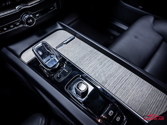 Volvo XC60 30 of 30