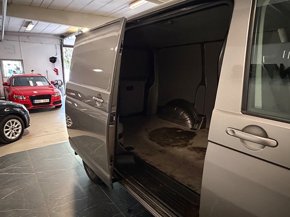 Volkswagen Transporter 9 of 23