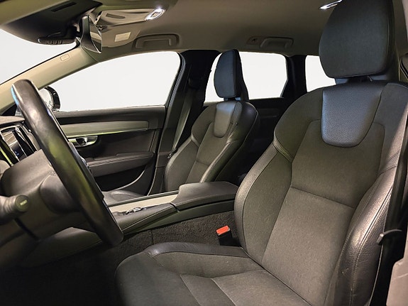 Volvo V90 Cross Country 9 of 26