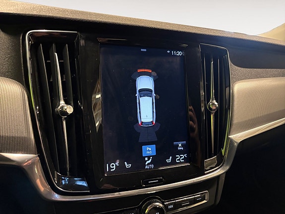 Volvo V90 Cross Country 18 of 26