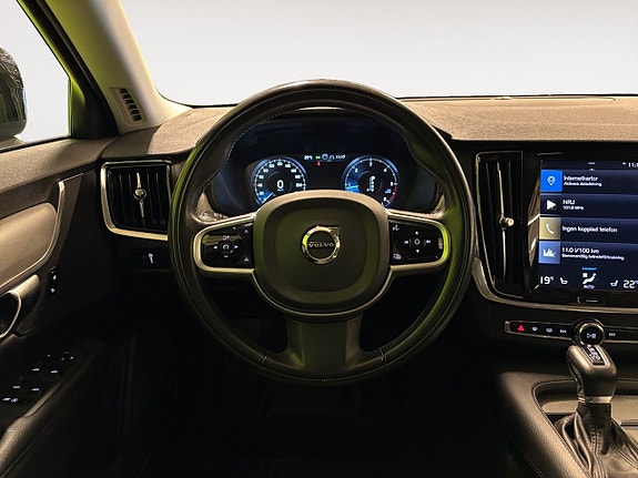 Volvo V90 Cross Country 13 of 26