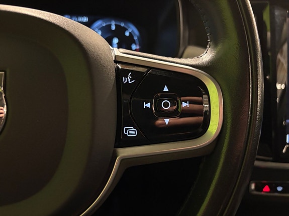 Volvo V90 Cross Country 24 of 26