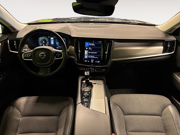 Volvo V90 Cross Country 10 of 26