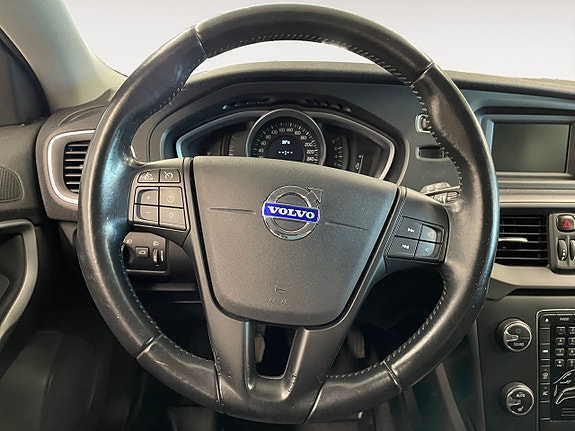 Volvo V40 13 of 22