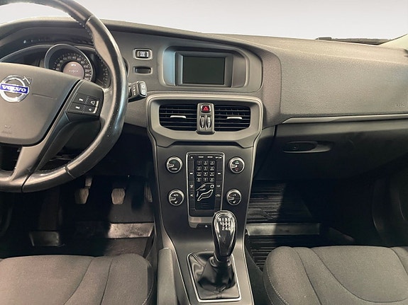 Volvo V40 11 of 22
