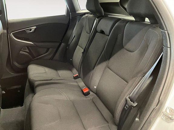 Volvo V40 14 of 22