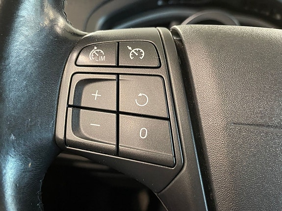 Volvo V40 19 of 22