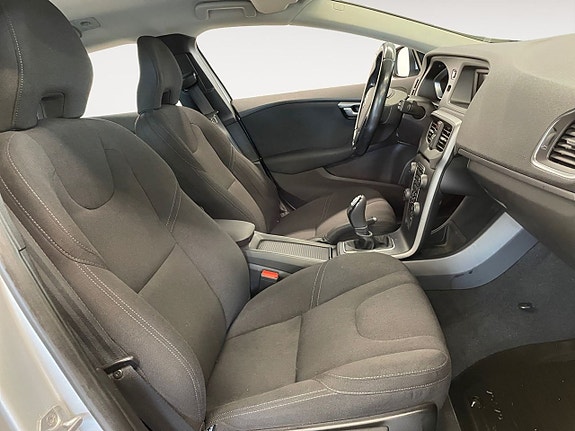 Volvo V40 15 of 22