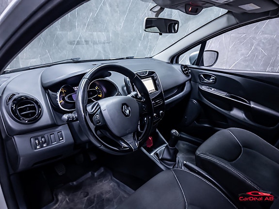 Renault Clio 11 of 25