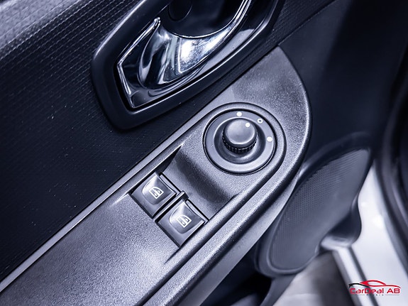 Renault Clio 25 of 25