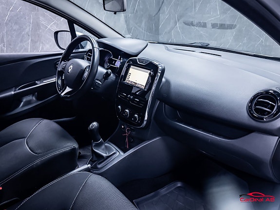 Renault Clio 14 of 25