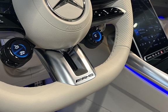 Mercedes-Benz SL63 16 of 29