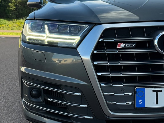 Audi SQ7 10 of 18