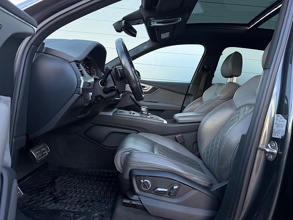 Audi SQ7 16 of 18