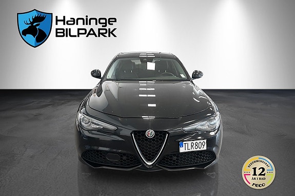 Alfa Romeo Giulia 3 of 29