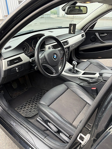 BMW 320d 5 of 15