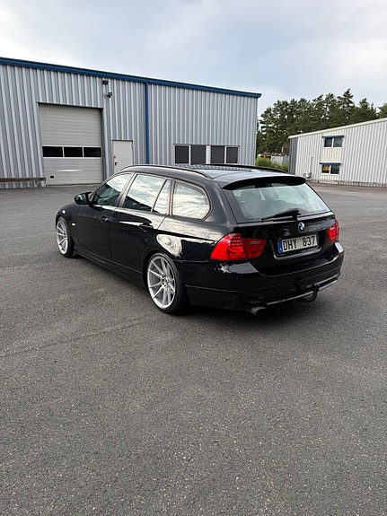 BMW 320d 4 of 15