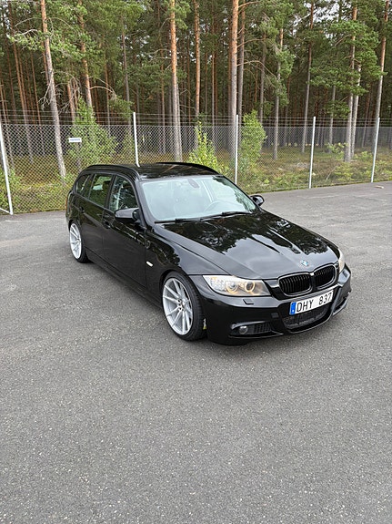 BMW 320d 12 of 15