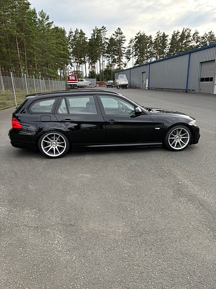 BMW 320d 11 of 15