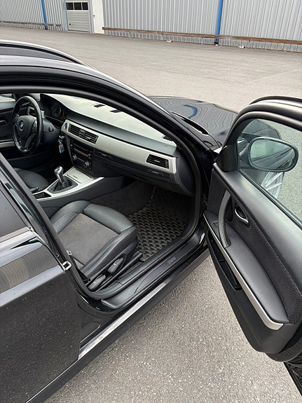BMW 320d 8 of 15