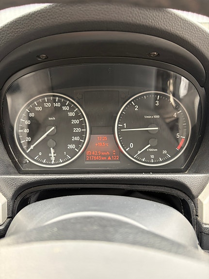 BMW 320d 9 of 15