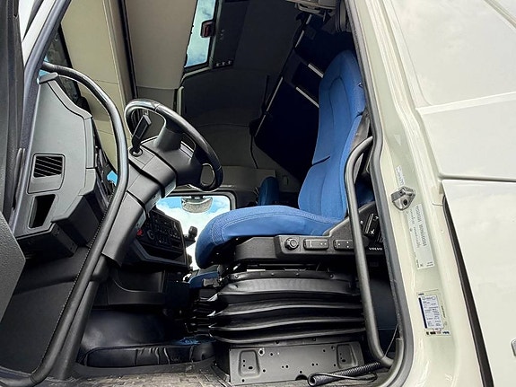 Volvo FH 500 12 of 24