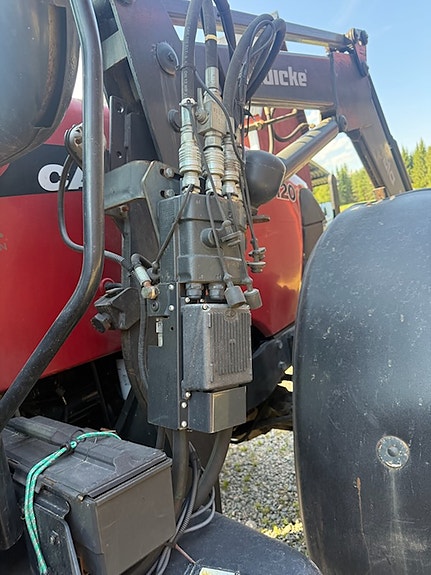 CASE IH Maxxum 120 4 of 8