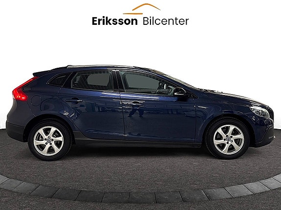 Volvo V40 Cross Country 8 of 24