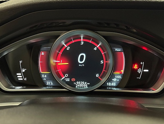 Volvo V40 Cross Country 24 of 24