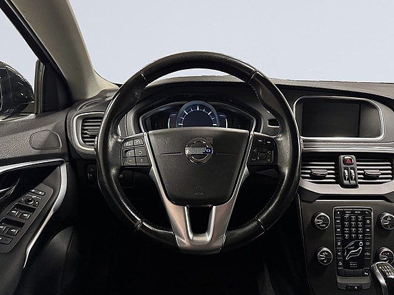 Volvo V40 Cross Country 13 of 24