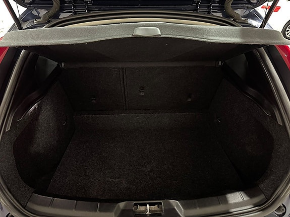 Volvo V40 Cross Country 20 of 24