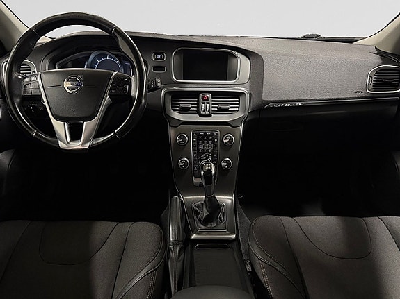 Volvo V40 Cross Country 11 of 24
