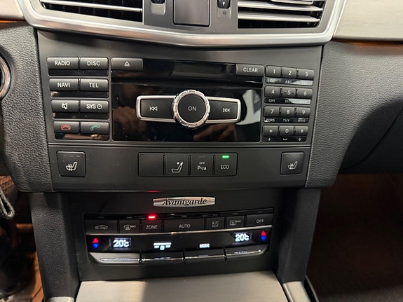 Mercedes-Benz E220 23 of 25