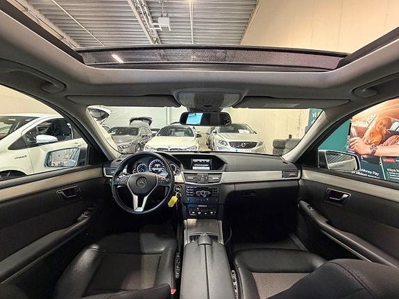 Mercedes-Benz E220 13 of 25