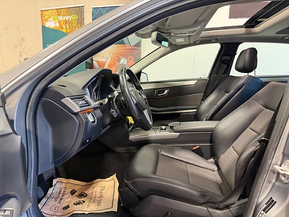 Mercedes-Benz E220 18 of 25