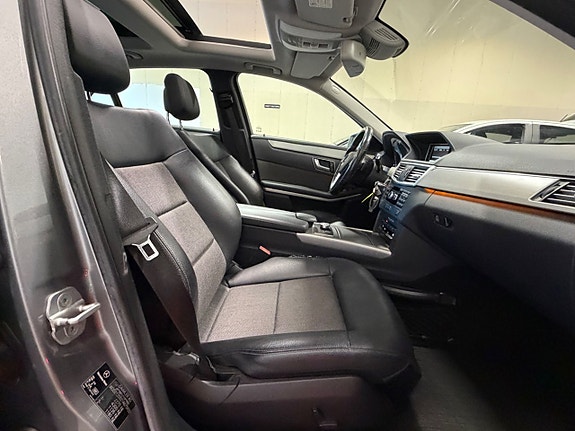 Mercedes-Benz E220 17 of 25