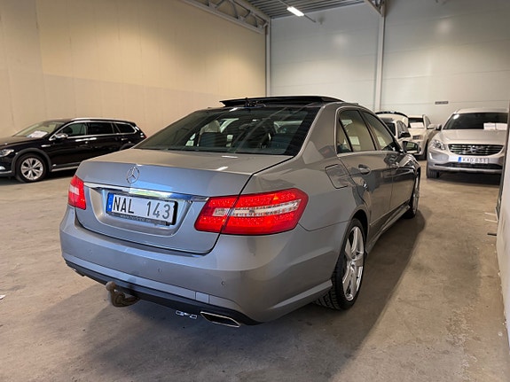 Mercedes-Benz E220 9 of 25