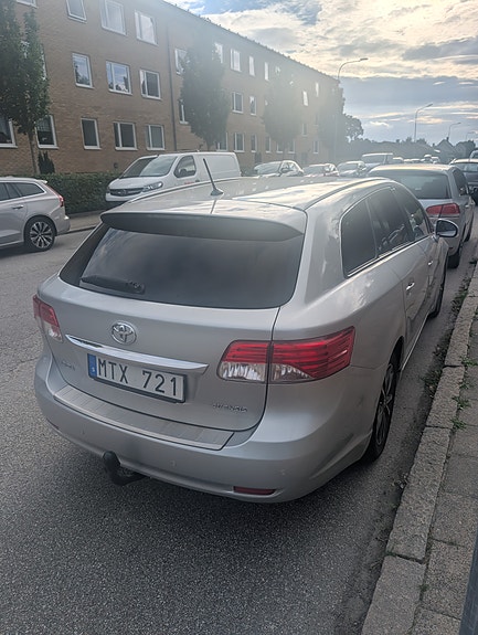 Toyota Avensis 3 of 5