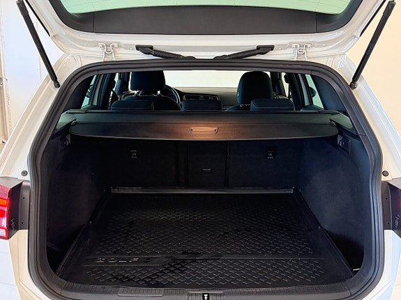 Volkswagen Golf VII 14 of 18