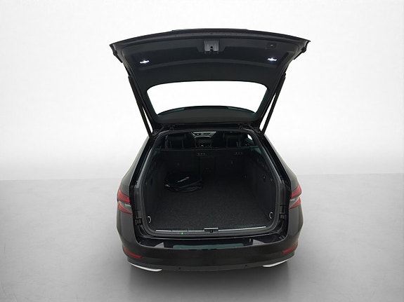 Skoda Superb 9 of 30