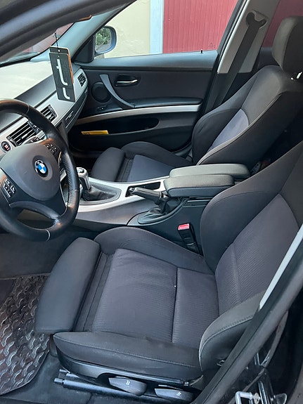 BMW 320i 6 of 8