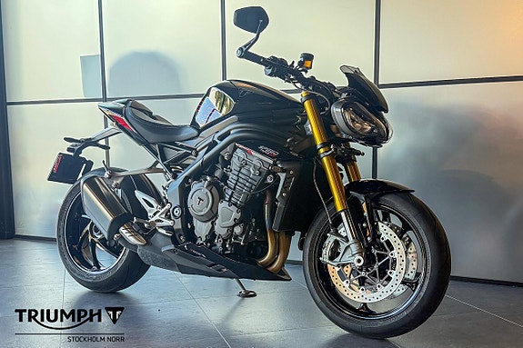 Triumph Speed Triple 1200 RS 2 of 5