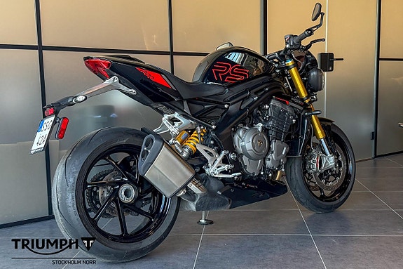 Triumph Speed Triple 1200 RS 3 of 5