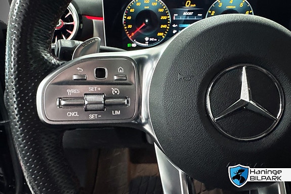 Mercedes-Benz CLA35 22 of 30