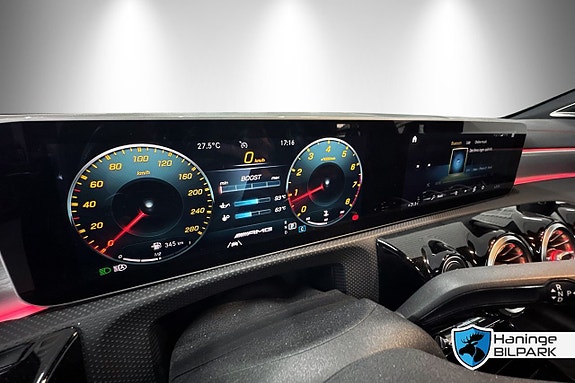 Mercedes-Benz CLA35 16 of 30